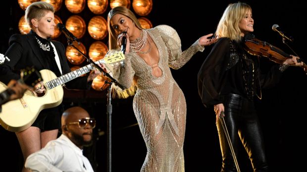 Queen Bey wore J’Aton Couture at the CMAs and people are freaking out