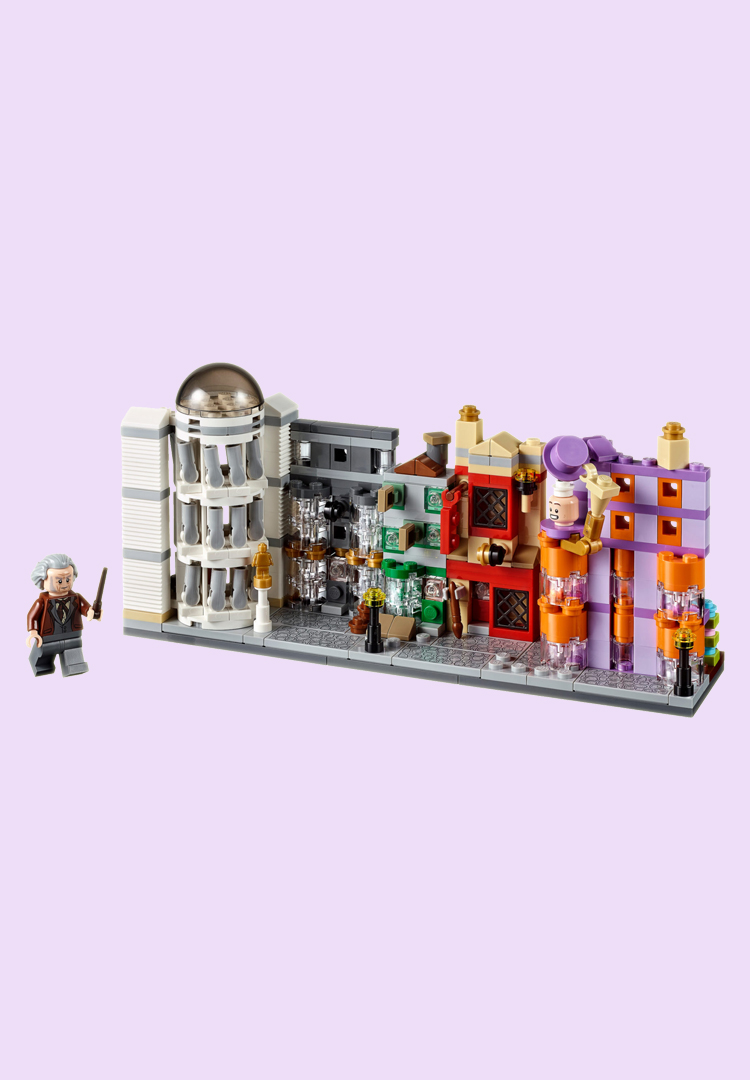 Bloody brillant: LEGO releases a 300-piece Diagon Alley set