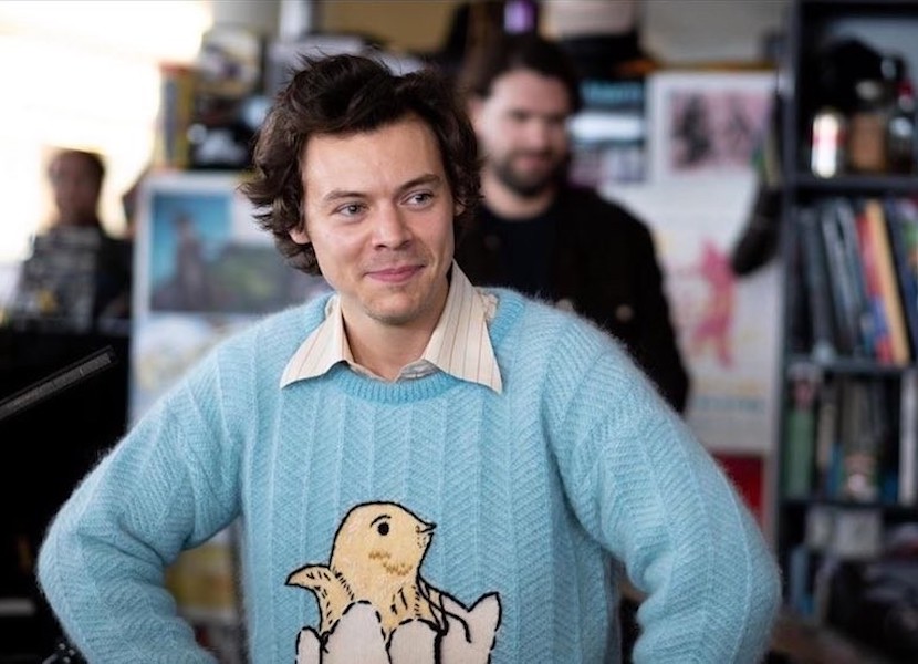Everyone’s ultimate crush, Harry Styles, spotted filming an NPR Tiny ...