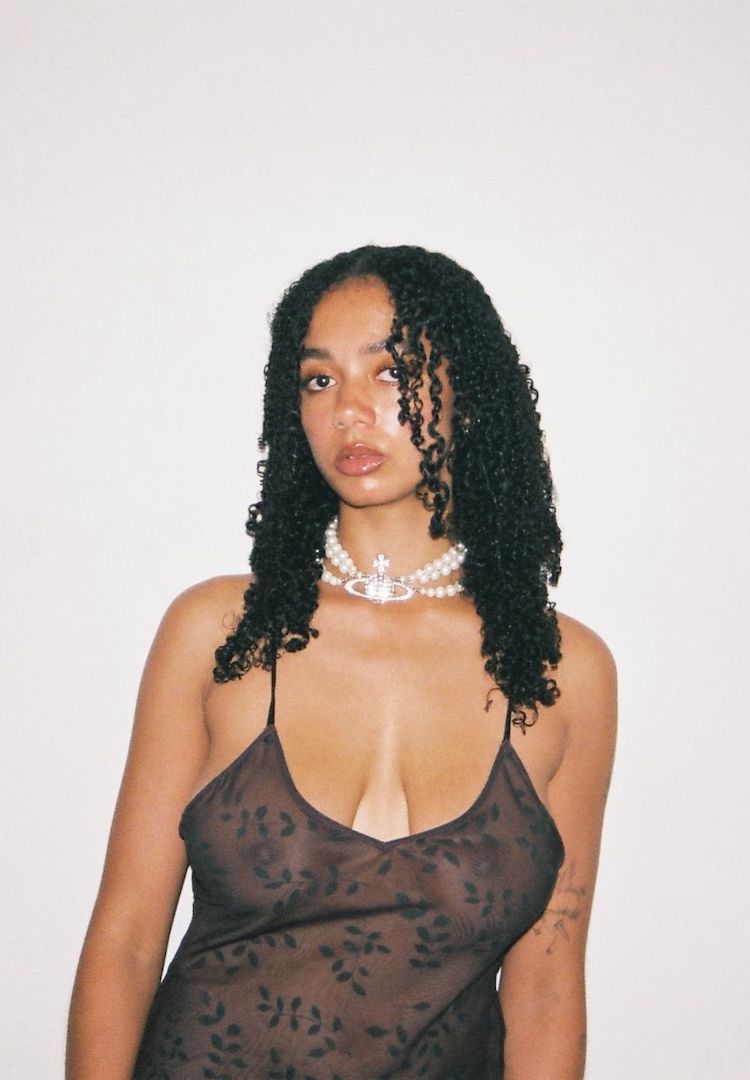 8 Australian creatives share their styling tips for big boobs