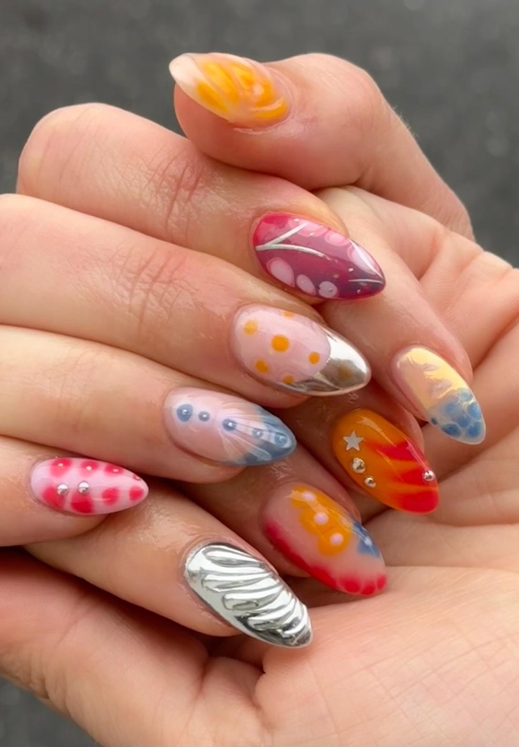 The difference between SNS, shellac and builder gel according to a nail technician