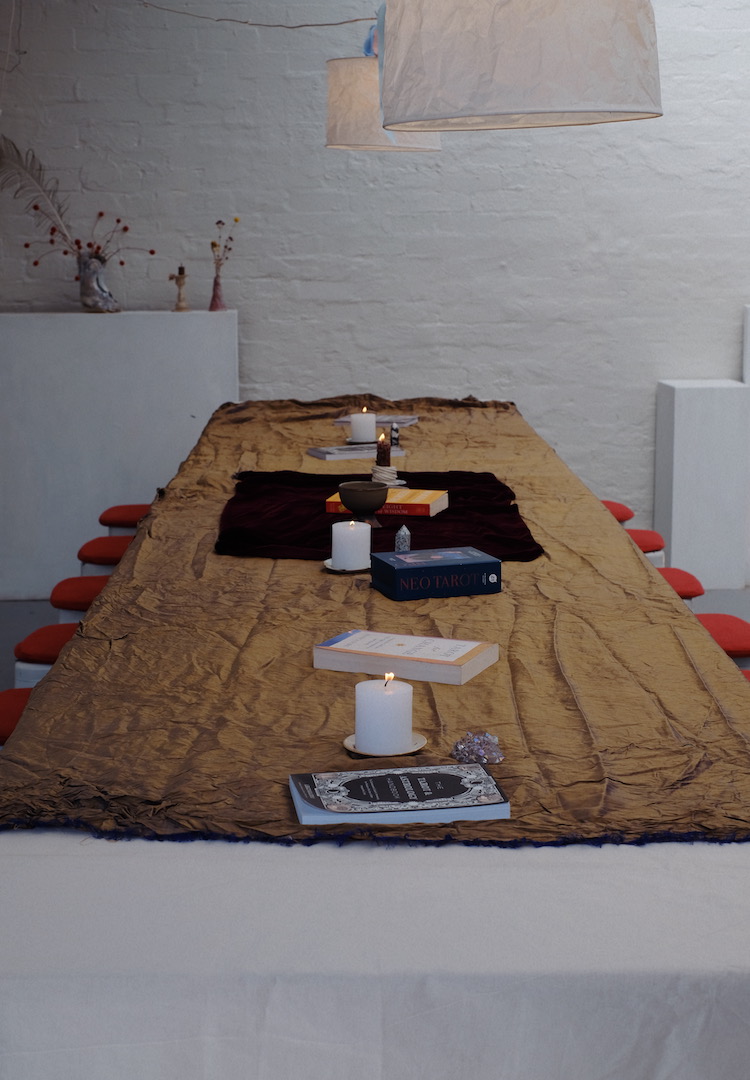 Tarot clubs are a thing, here’s what happens at them