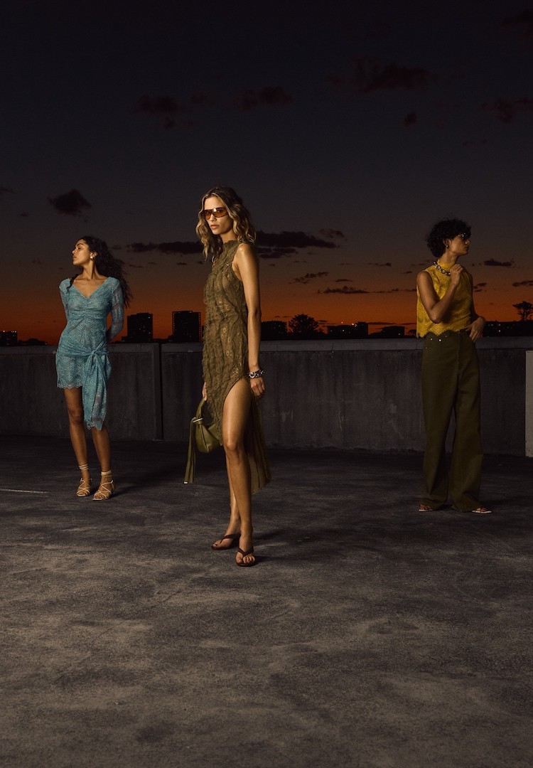 Deering up to 70% Off Online Sale