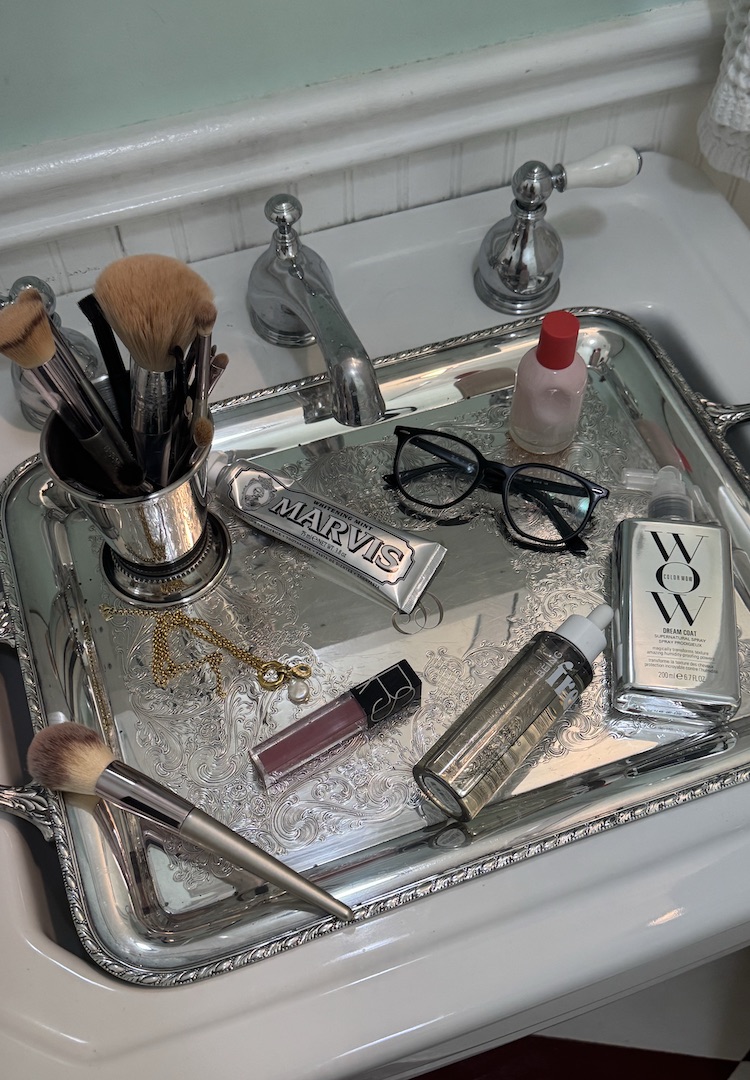 The only makeup brushes you need, according to a makeup artist
