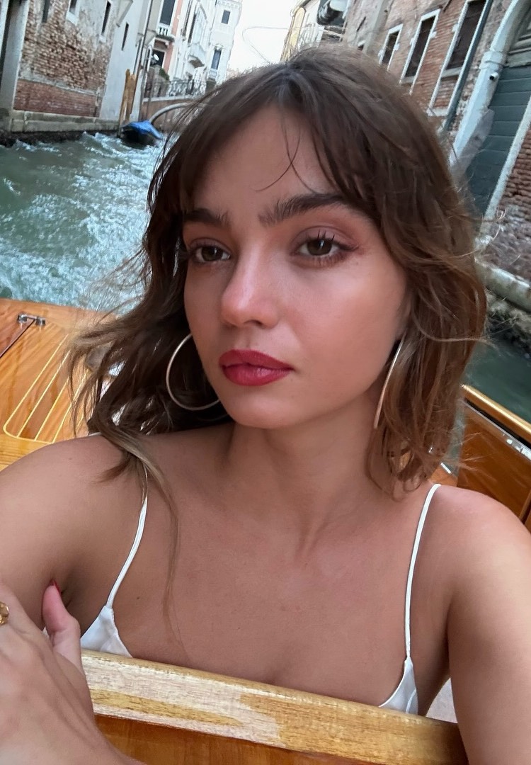 Hey, I Like Your Style! Inka Williams on Tumblr, sarongs and red carpet dressing